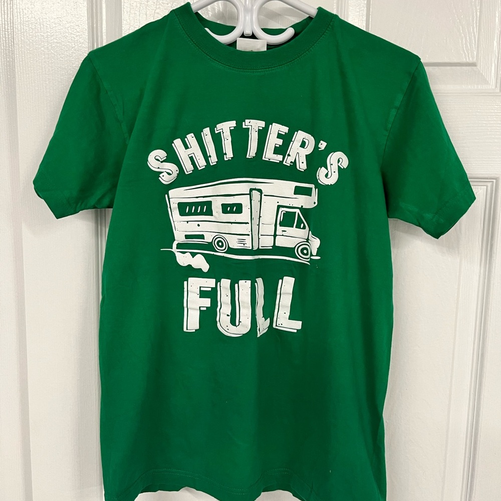 Shitter’s Full Graphic Tee Mens Small Green Funny Shirt